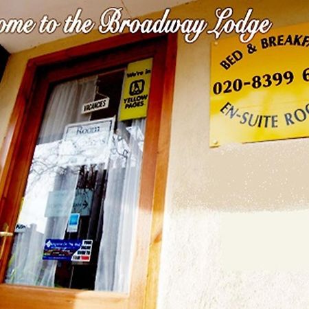 Broadway Lodge Bed And Breakfast Surbiton Екстер'єр фото
