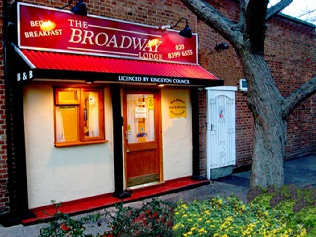 Broadway Lodge Bed And Breakfast Surbiton Екстер'єр фото